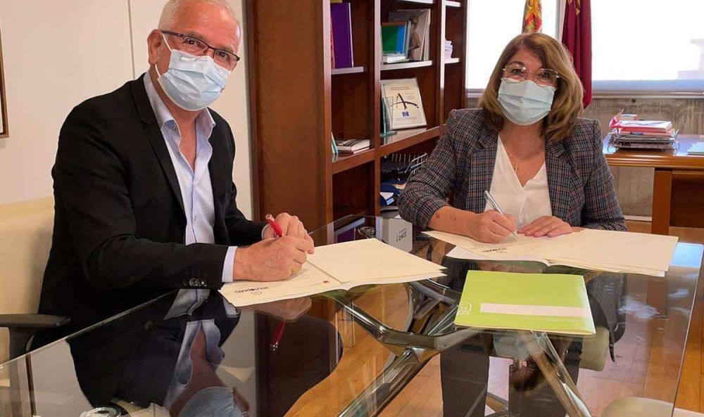 Fi¡rma del av¡cuerdo entre Tecnópolis y CARM en diciembre de 2021